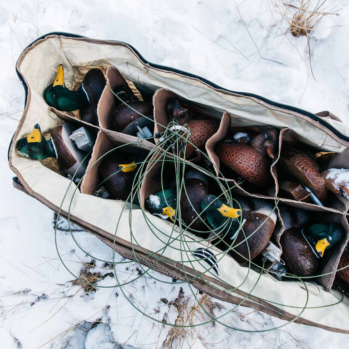 Tanglefree Deluxe 12 Slot Duck Decoy Bag